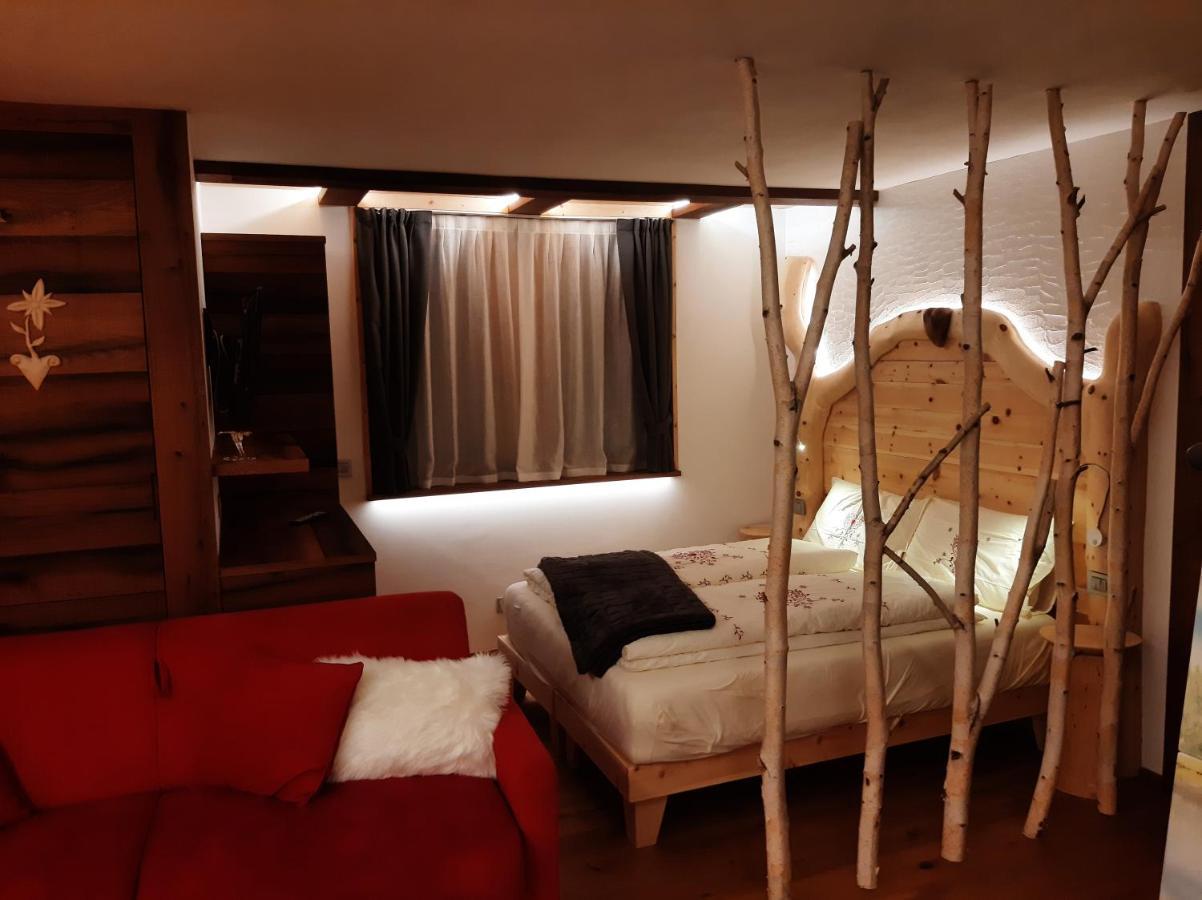 Appartamento Cirmolo ペーイオ エクステリア 写真